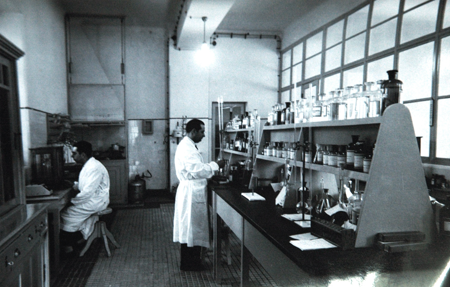 Sala do primitivo Laborat�rio dos SMAS, [s.d.]. Arquivo Hist�rico da AEdP. 