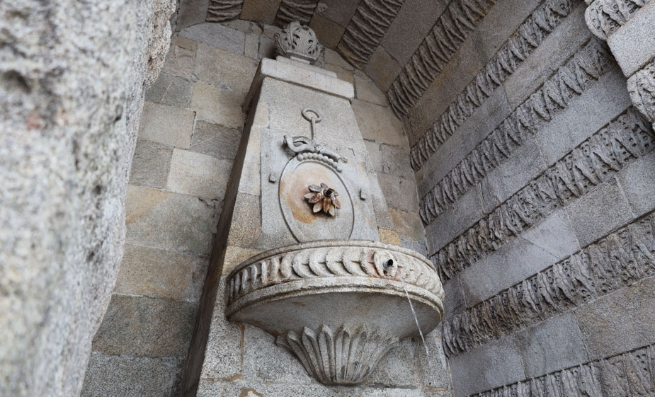 Saber+ sobre as fontes almadinas