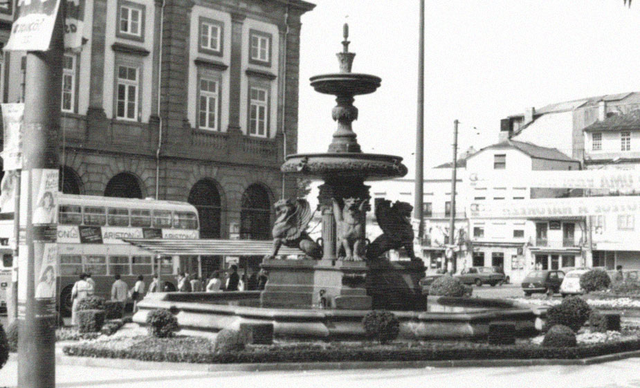 Fonte dos Le�es, 1983. 