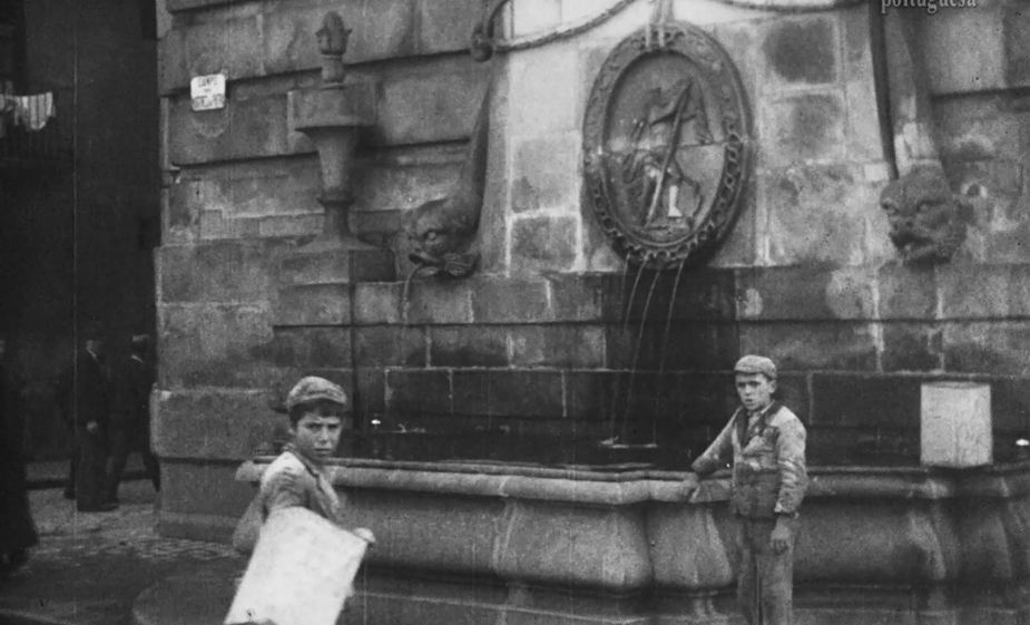 Exibição de filmes históricos dos SMAS