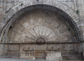 Fonte de Mouzinho da Silveira: uma ponte, uma fonte e uma loja 